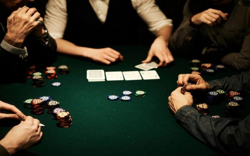 Chơi poker online tiền thật